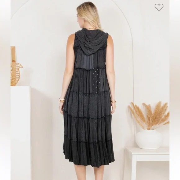 Sleeveless Hooded Tiered Midi Dress - Black - Picture 2 of 4